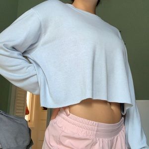 BRANDY MELVILLE CHOPPED SWEATER